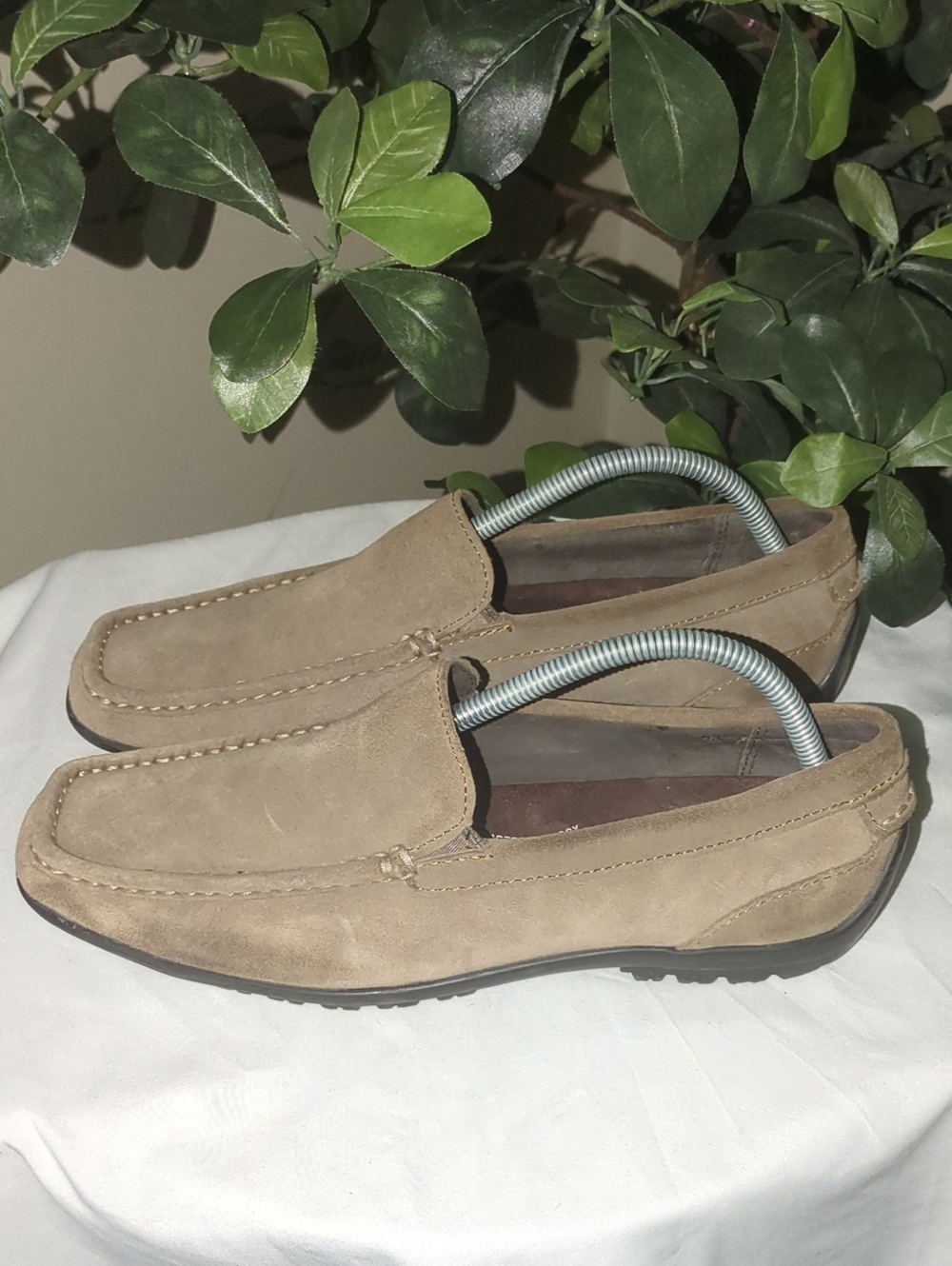 💥EUC!💥Men's Florsheim Suede Slip-On Loafers in Light Taupe - Picture 3 of 7